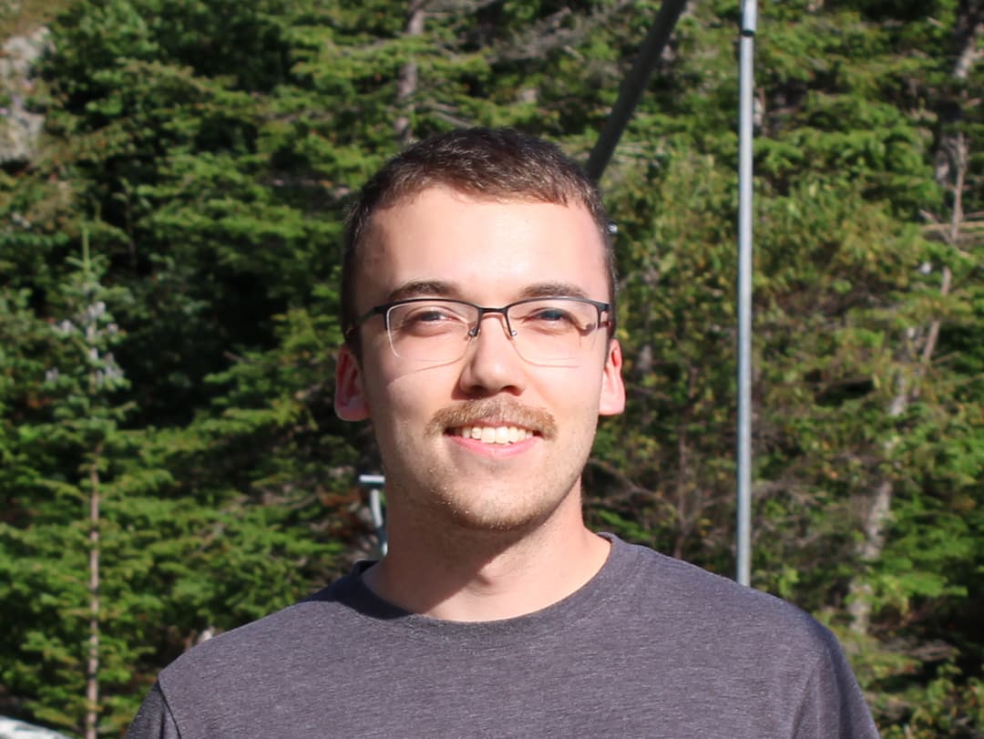 Headshot of Daniel